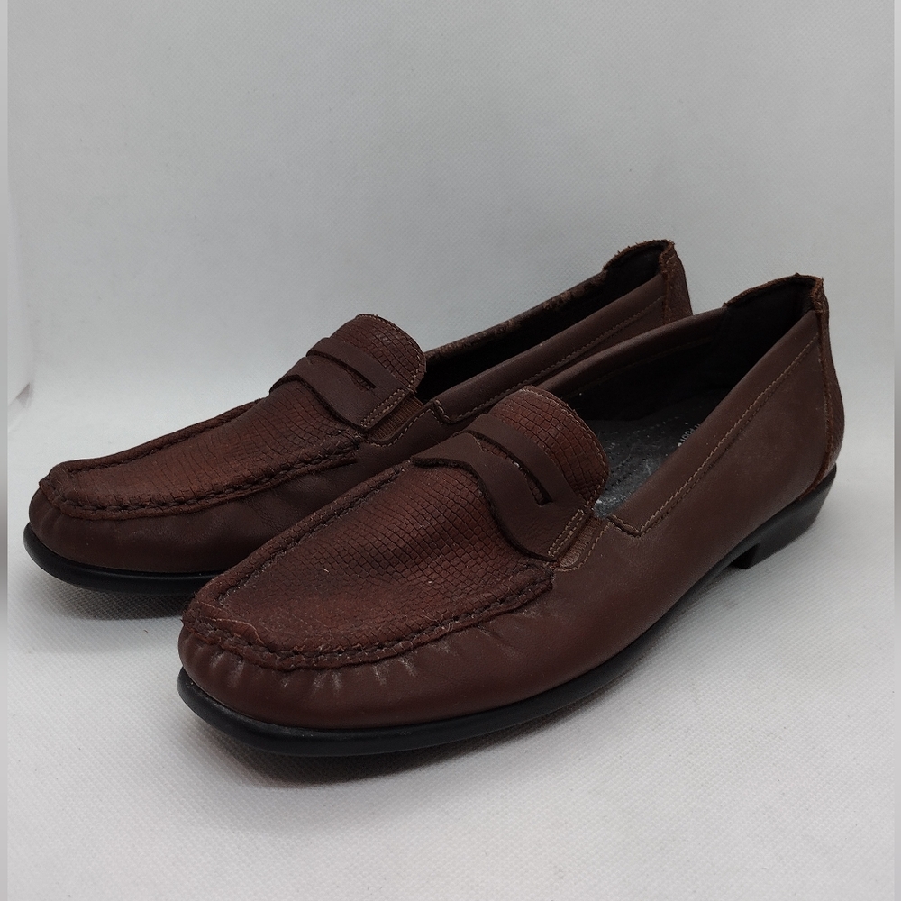 SAS J Slip On Loafer Women's 7.5 Brown Leather Comfy Retro 90s Y2K